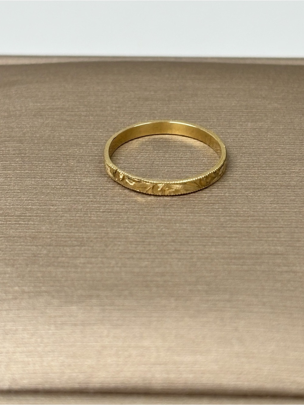 14k Solid Yellow Gold Ring size US 4 1g 2mm wide Leaves Nature Pattern